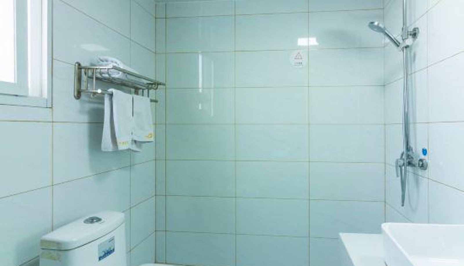 Camera - Shiyan Hotel (Wuhan Jiefang Avenue Gutian 1st Road subway station store)