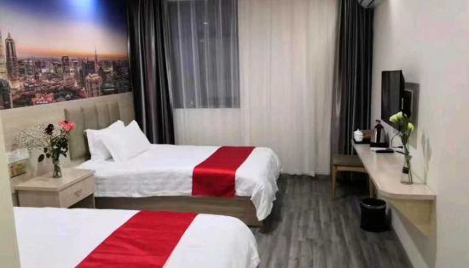Family room - Hua Yi Hotel (Wuhan Optics Valley F.C.)