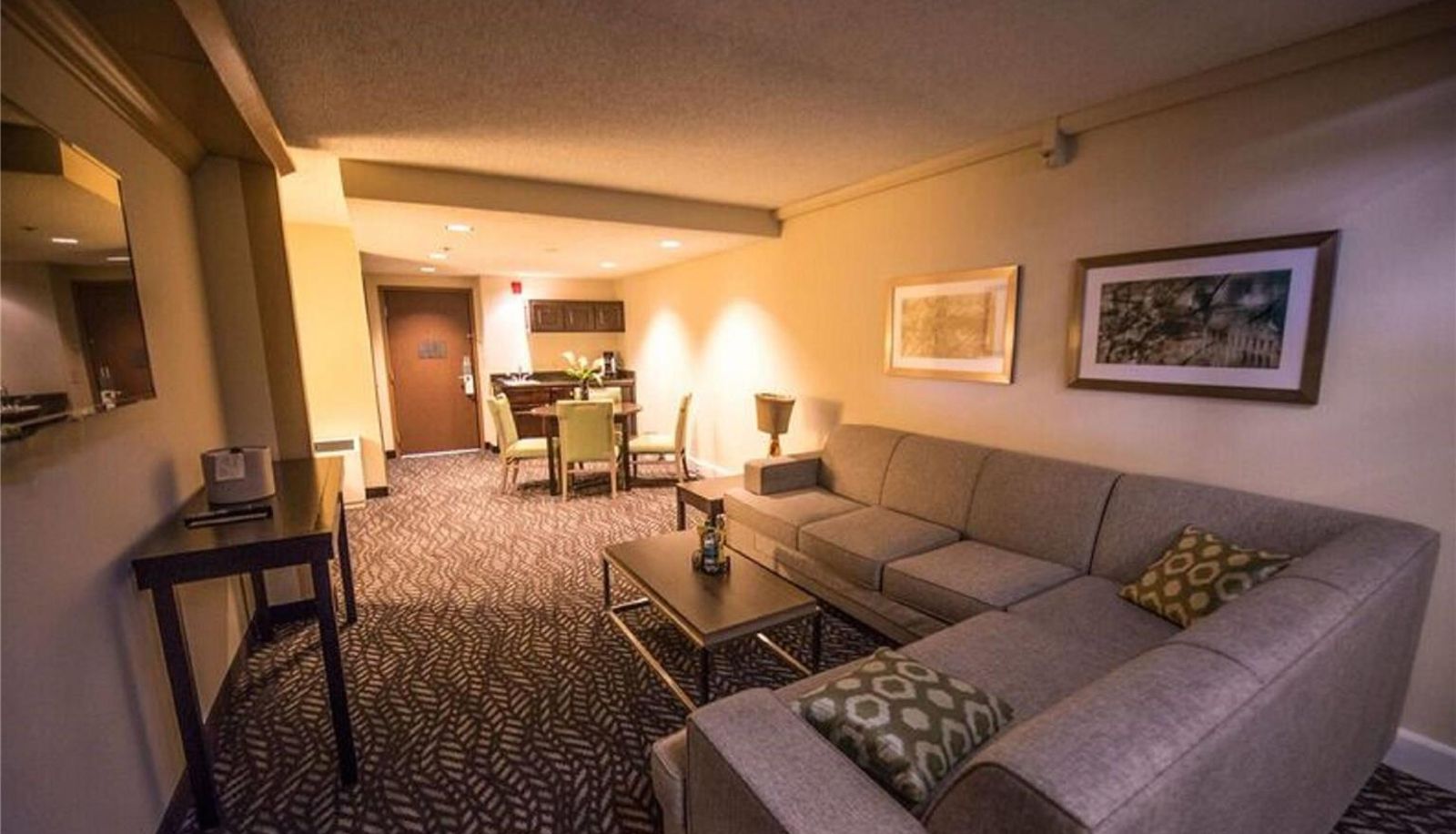 Chambre - Wyndham Grand Executive Center Little Rock Airport