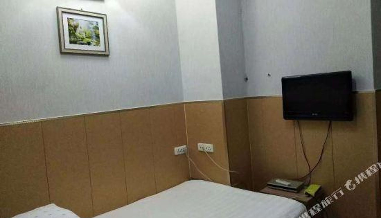 Room - Bamboo Garden Apartments