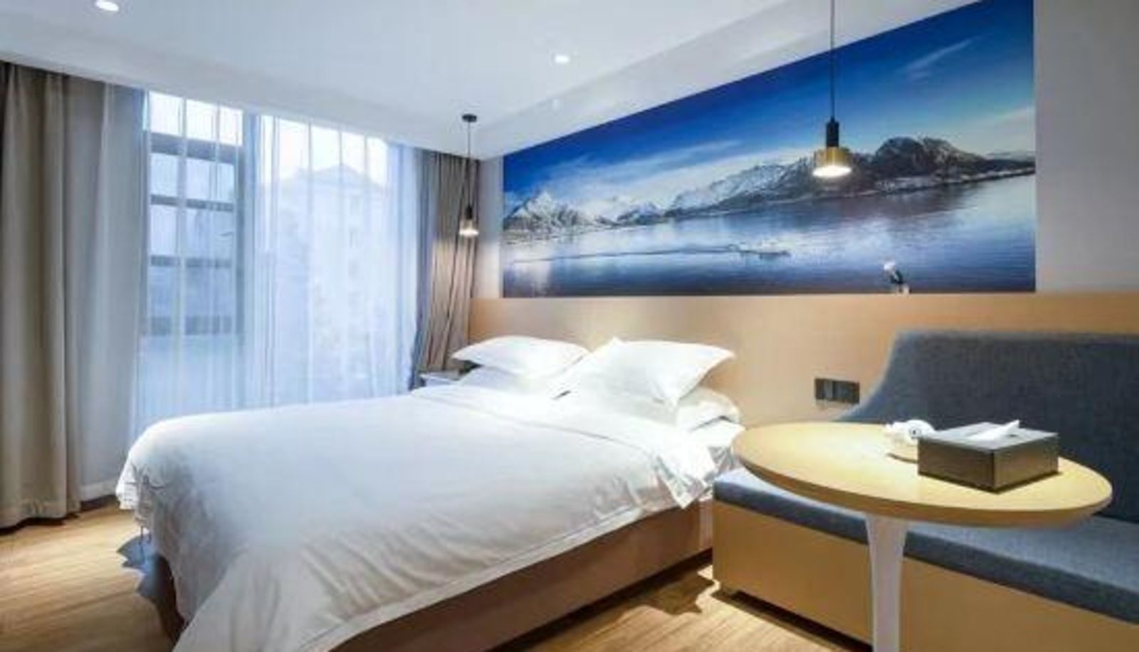 Camera - Lan Sophis Hotel (Wuhan Business School)