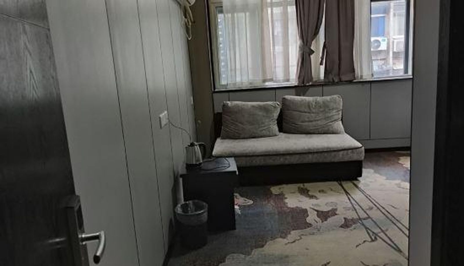 Kamer - Weidu International Youth Hotel