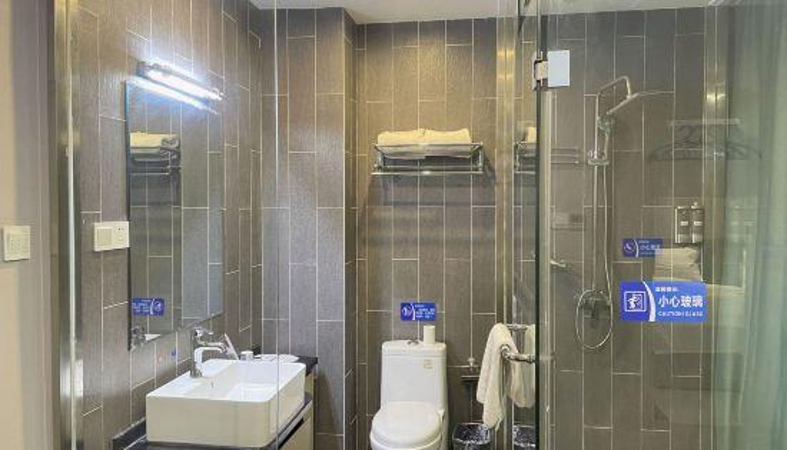 Chambre Familiale - Paijunyun Hotel (Wuhan Duoluokou Great Market Five Ring Sports Center Branch)