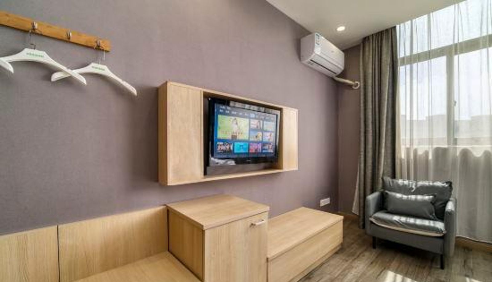 Camera business - Heng 8 Chain Hotel (Tonglu Xuesheng Road)