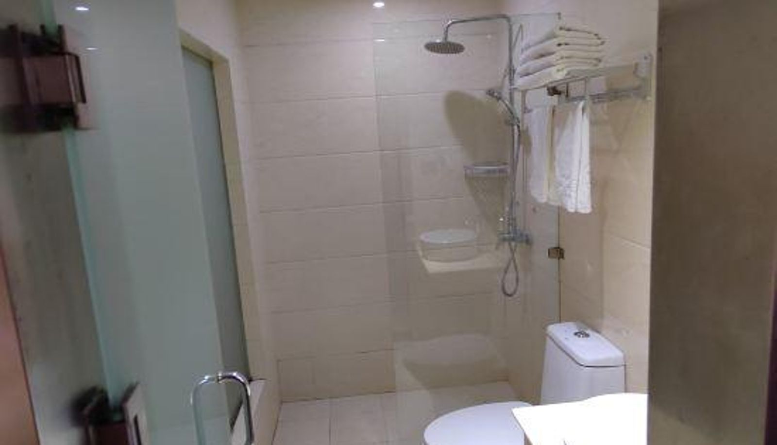 Room - Near No.205 Provincial Road