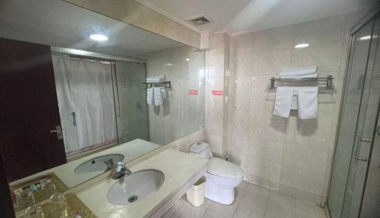 Zimmer - Hongxiang Hotel (Fuchunjiang Passenger Transport Center)