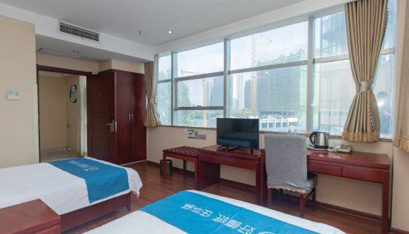 Zimmer - Huaxuan Collection Hotel (Tai'an High-speed Railway Station Liu Laogen Stage)