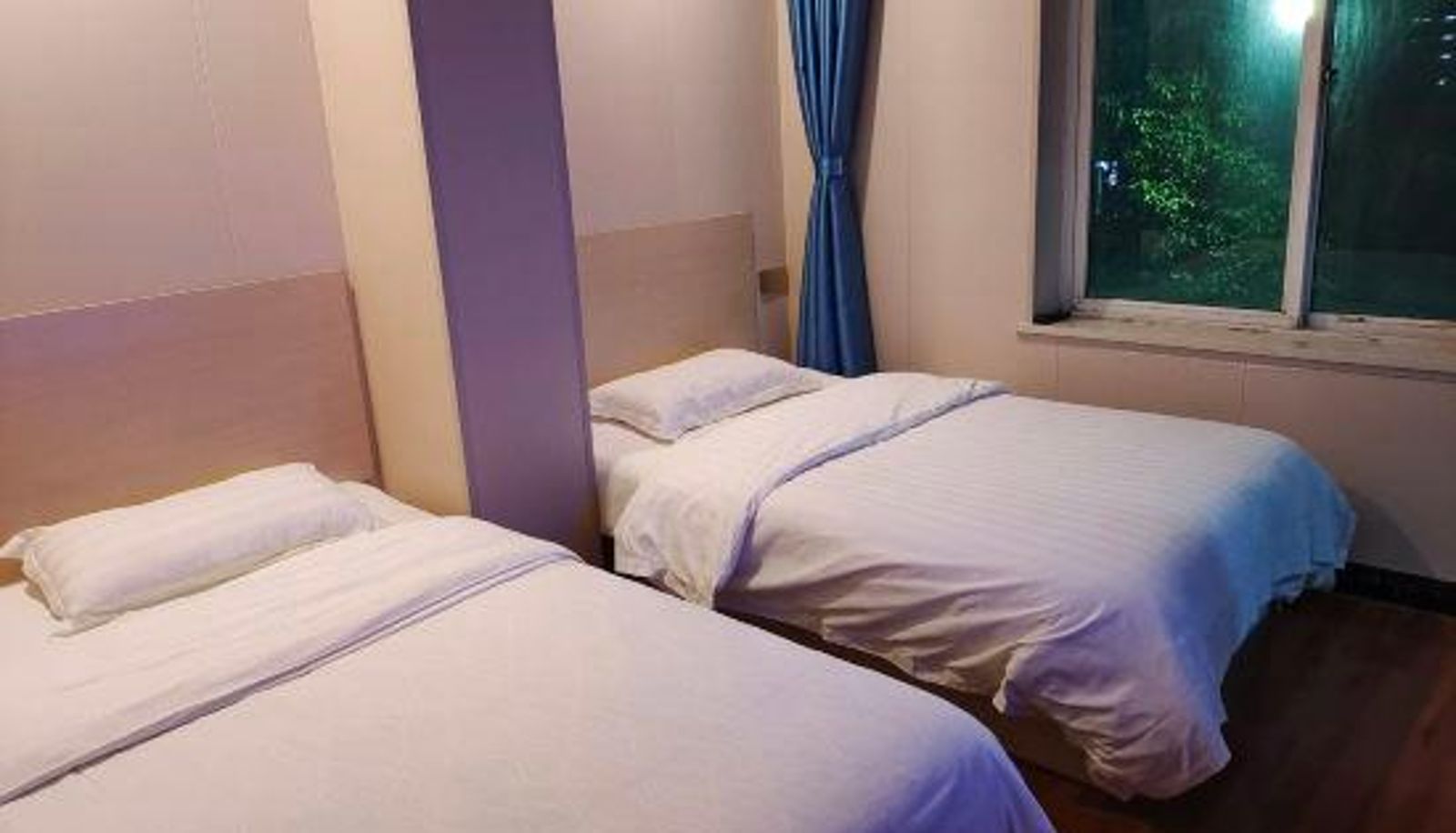 Room - xiangzhongHotel