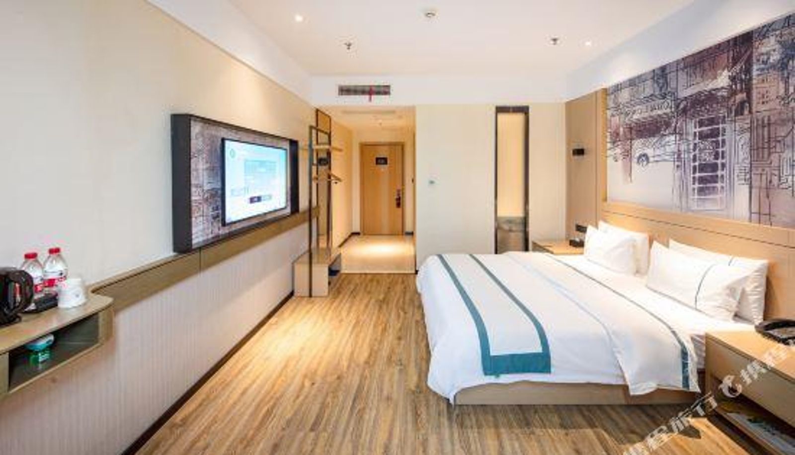 Room with balcony - City Comfort Inn (Shiyan Railway Station North Square)