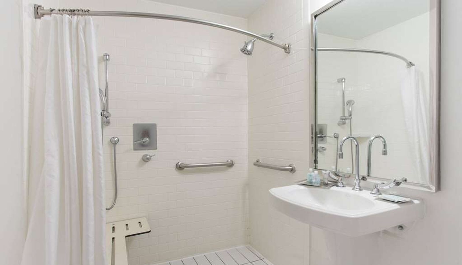Zimmer - Wyndham Garden Manassas
