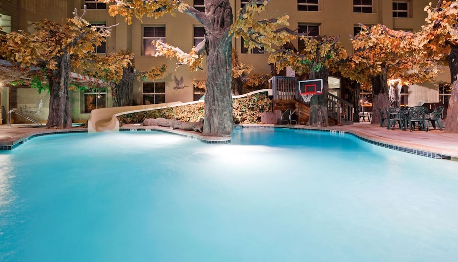 Pool - Holiday Inn & Suites MADISON WEST - MIDDLETON by IHG