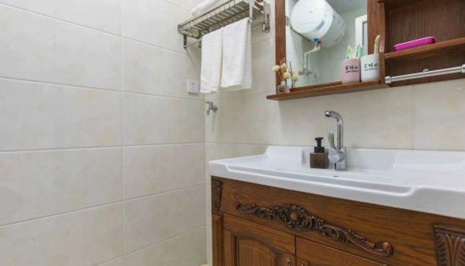 Room with river view - Qingfeng Audio and Video Apartment (Shenyang Olympic Sports Center Subway Station)
