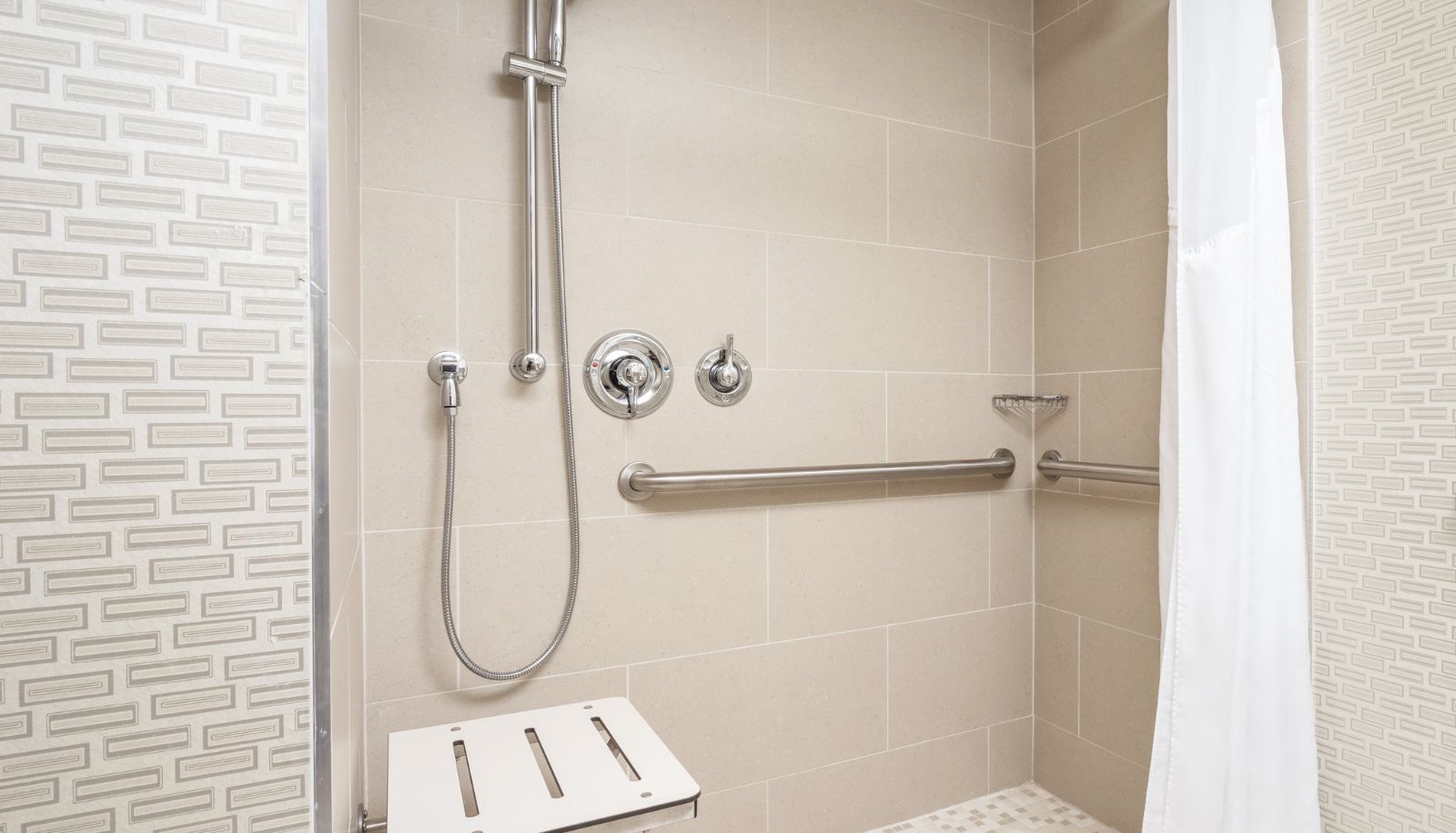 Info - Holiday Inn MANITOWOC by IHG