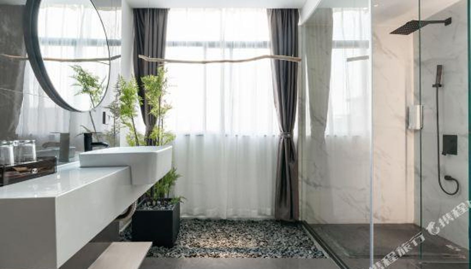 Room - Corner Encounter (Shantou Waisha Shop)