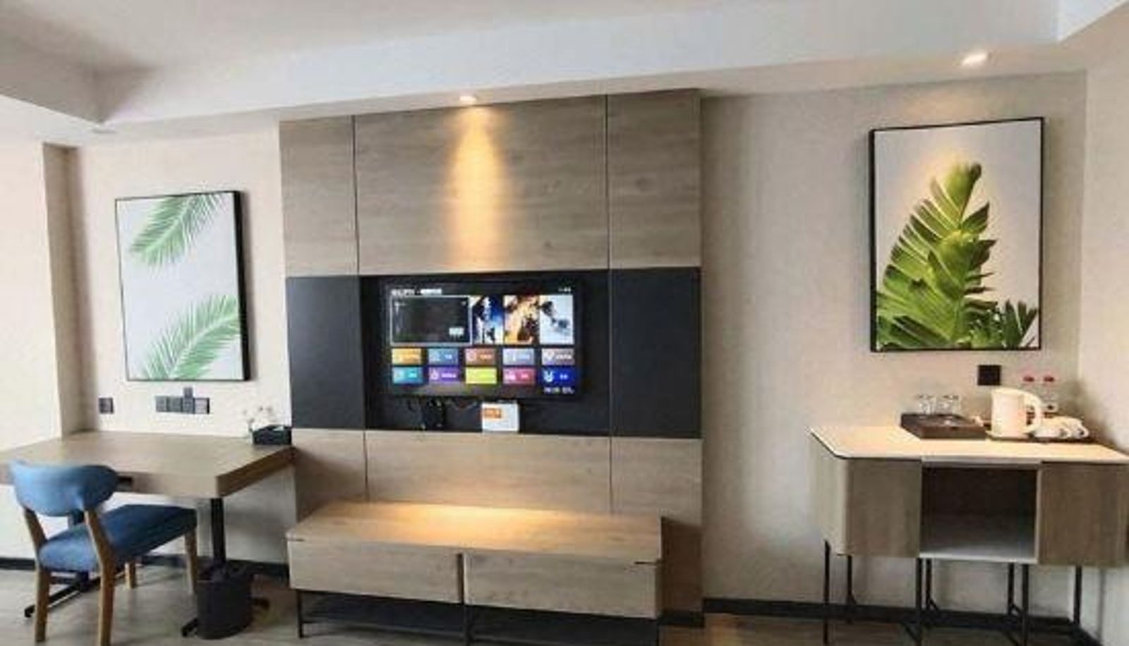 Kamer - U Plus Hotel (East Square of Shijiazhuang railway station)