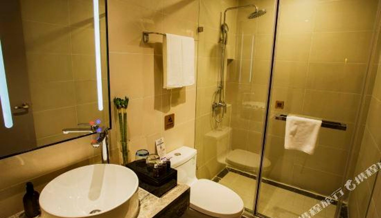 Chambre Familiale - Shijiazhuang railway station)  East Square Homeinn Selected(Jinli Street store