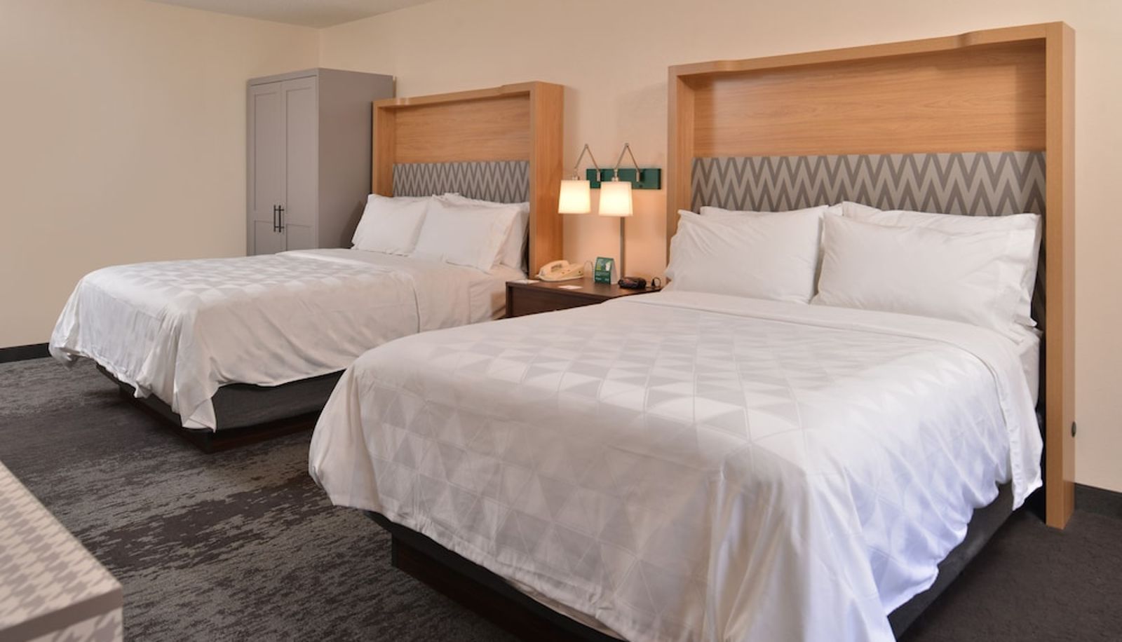 Apartment - Holiday Inn & Suites RALEIGH-CARY (I-40 @WALNUT ST) by IHG