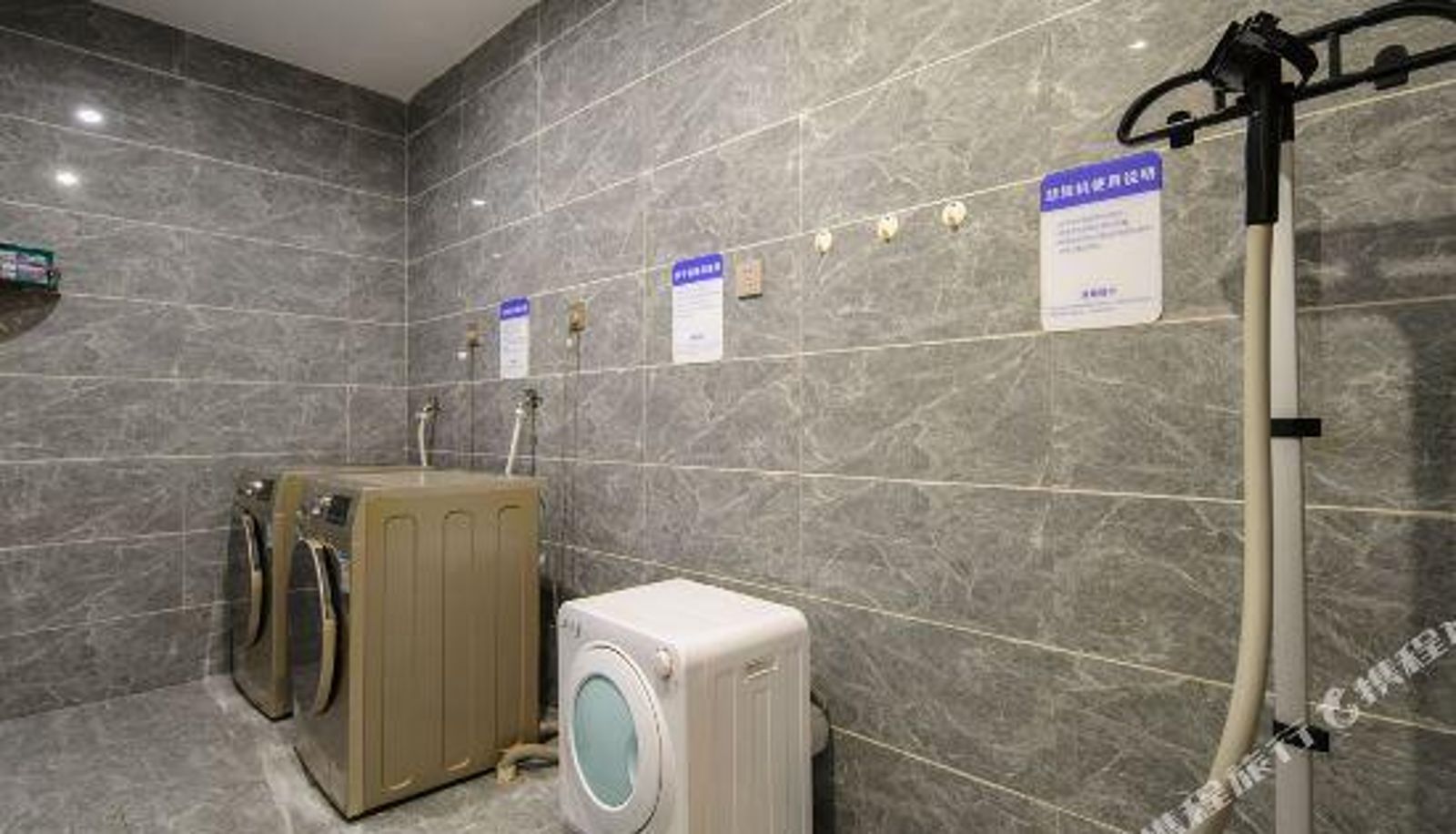 Camera business - Utrip Hotel (Nanning Railway Station)