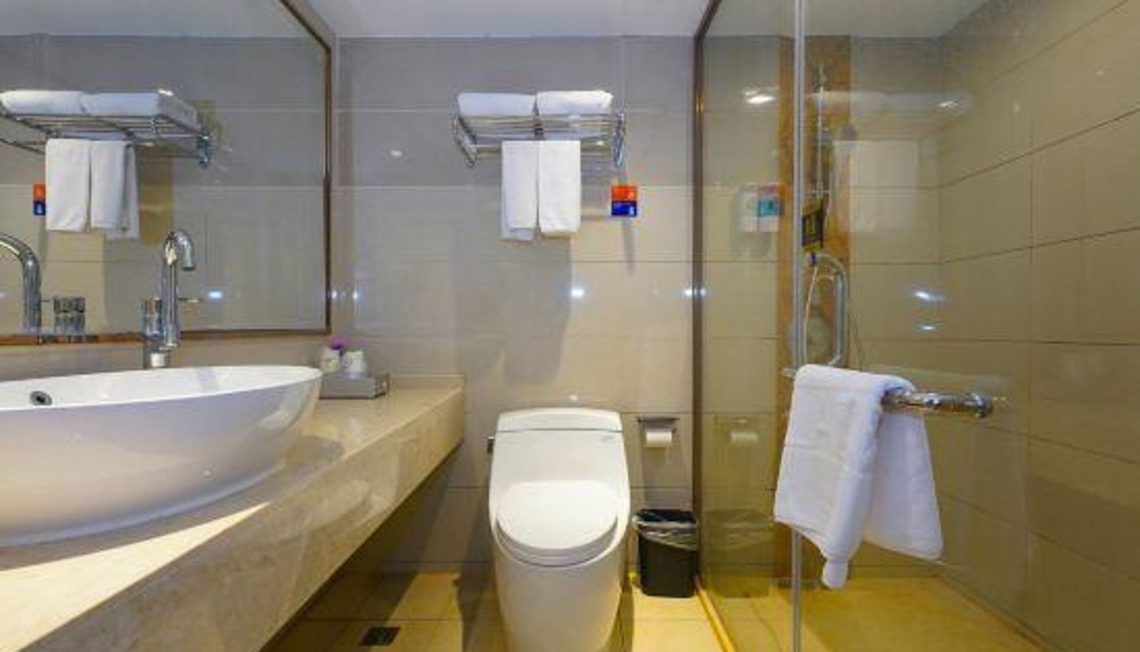 Zimmer - iFroyo Hotel