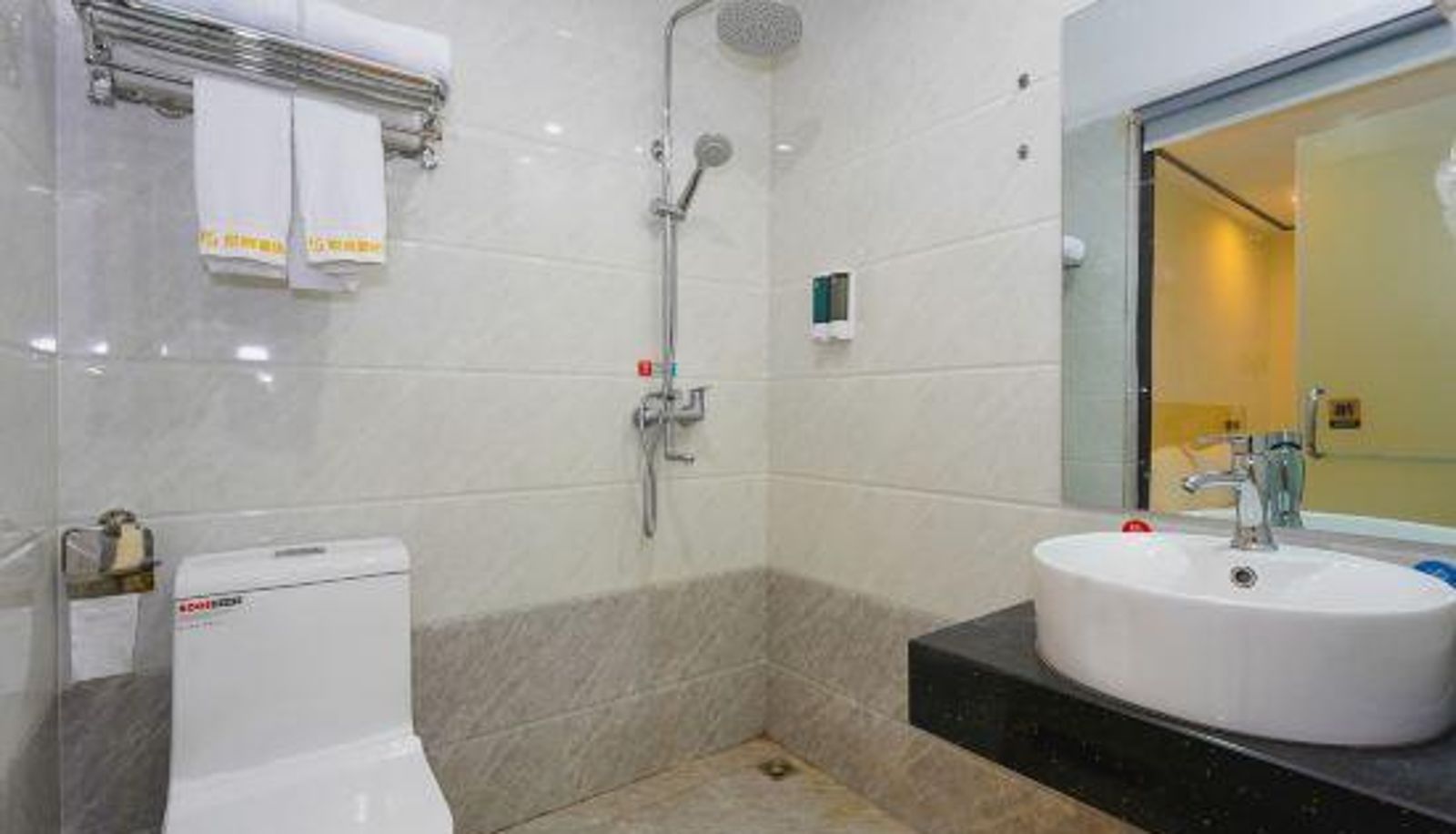 Kamer - Yueke Business Hotel (Nanning Yidong Passenger Transport Terminal Subway Station Branch)