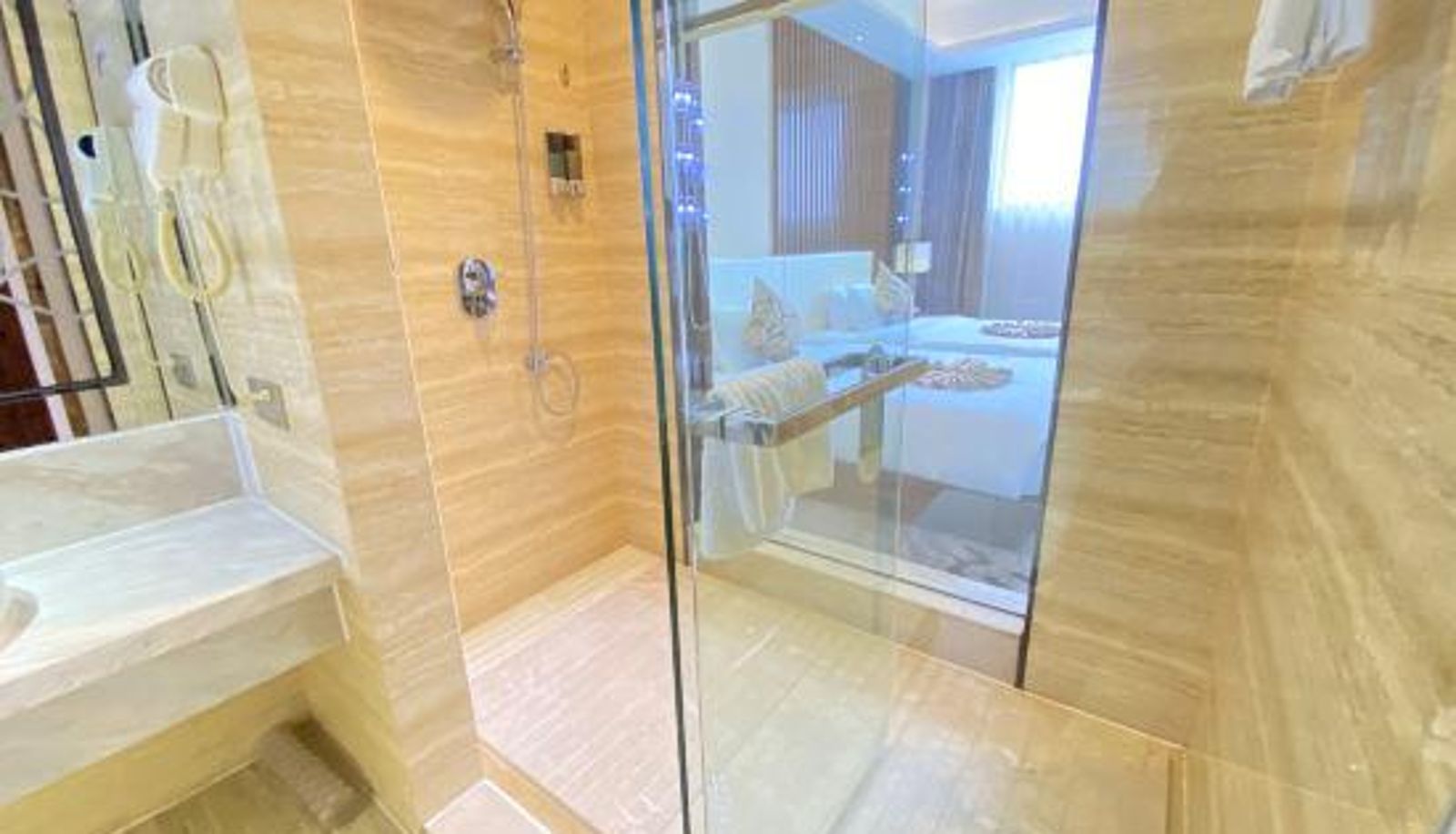 Habitación - Golden Celebration Hotel