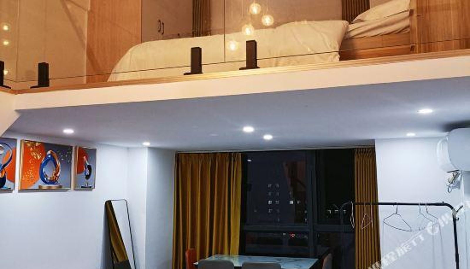 Zimmer - Yicheng Light Luxury Loft Video Apartment (Nanchang West Railway Station Zhongbang Branch)