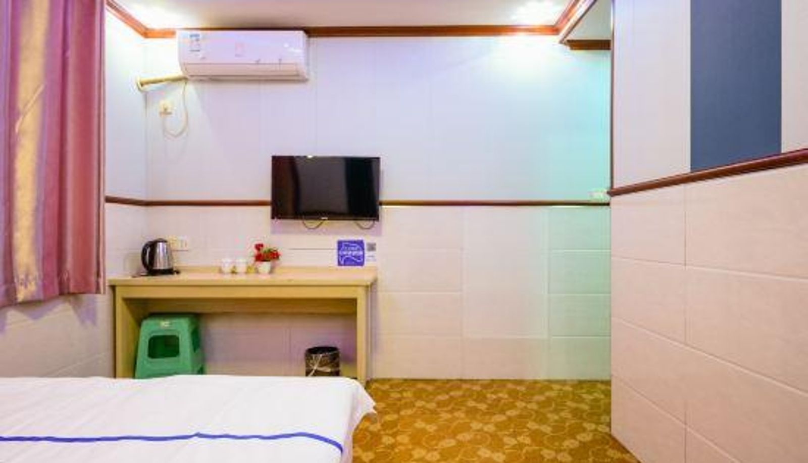 Zimmer - Jinfeng Business Hotel (Xinjian No.2 Middle Chest Hospital Branch)