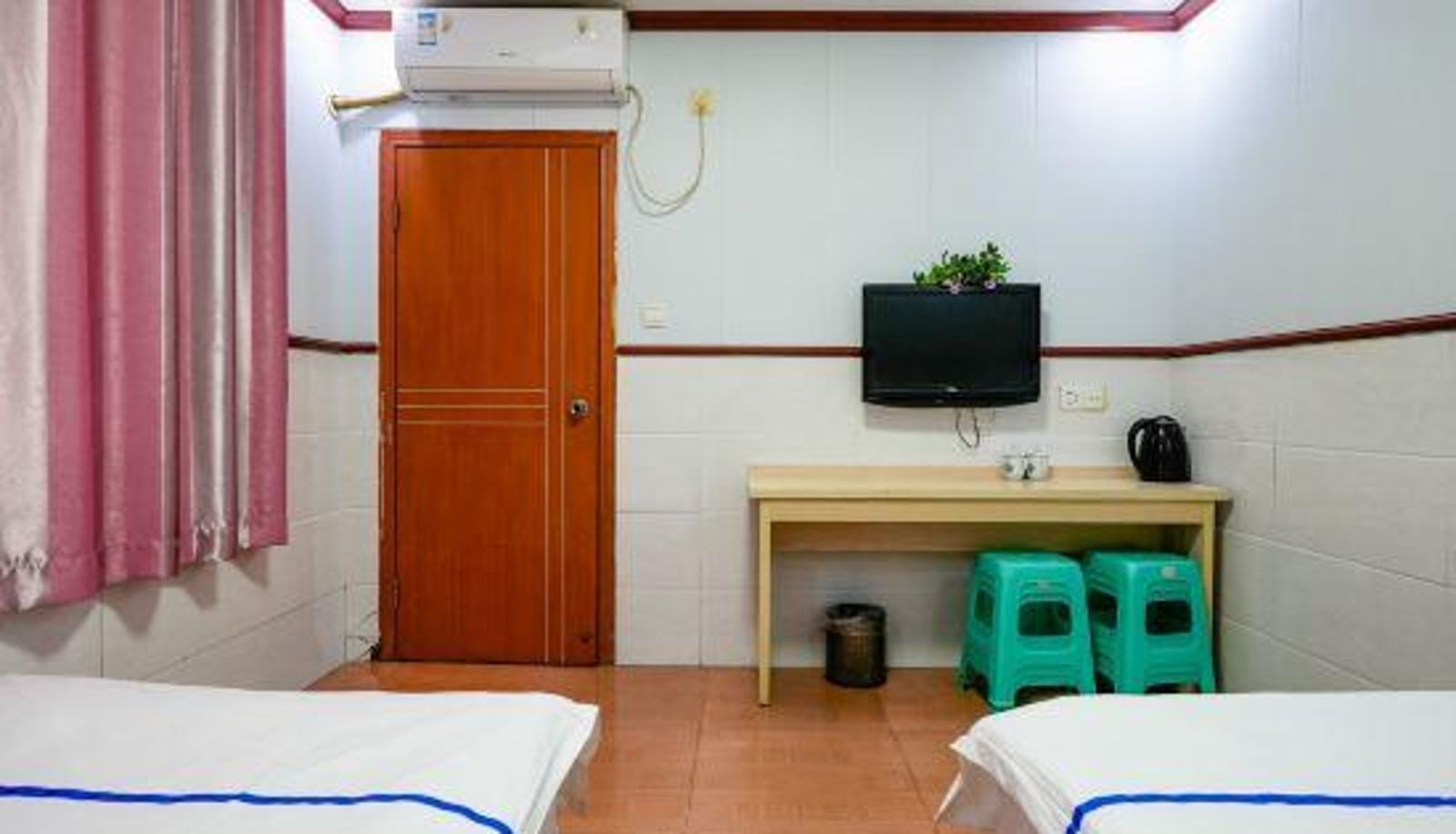 Zimmer - Jinfeng Business Hotel (Xinjian No.2 Middle Chest Hospital Branch)