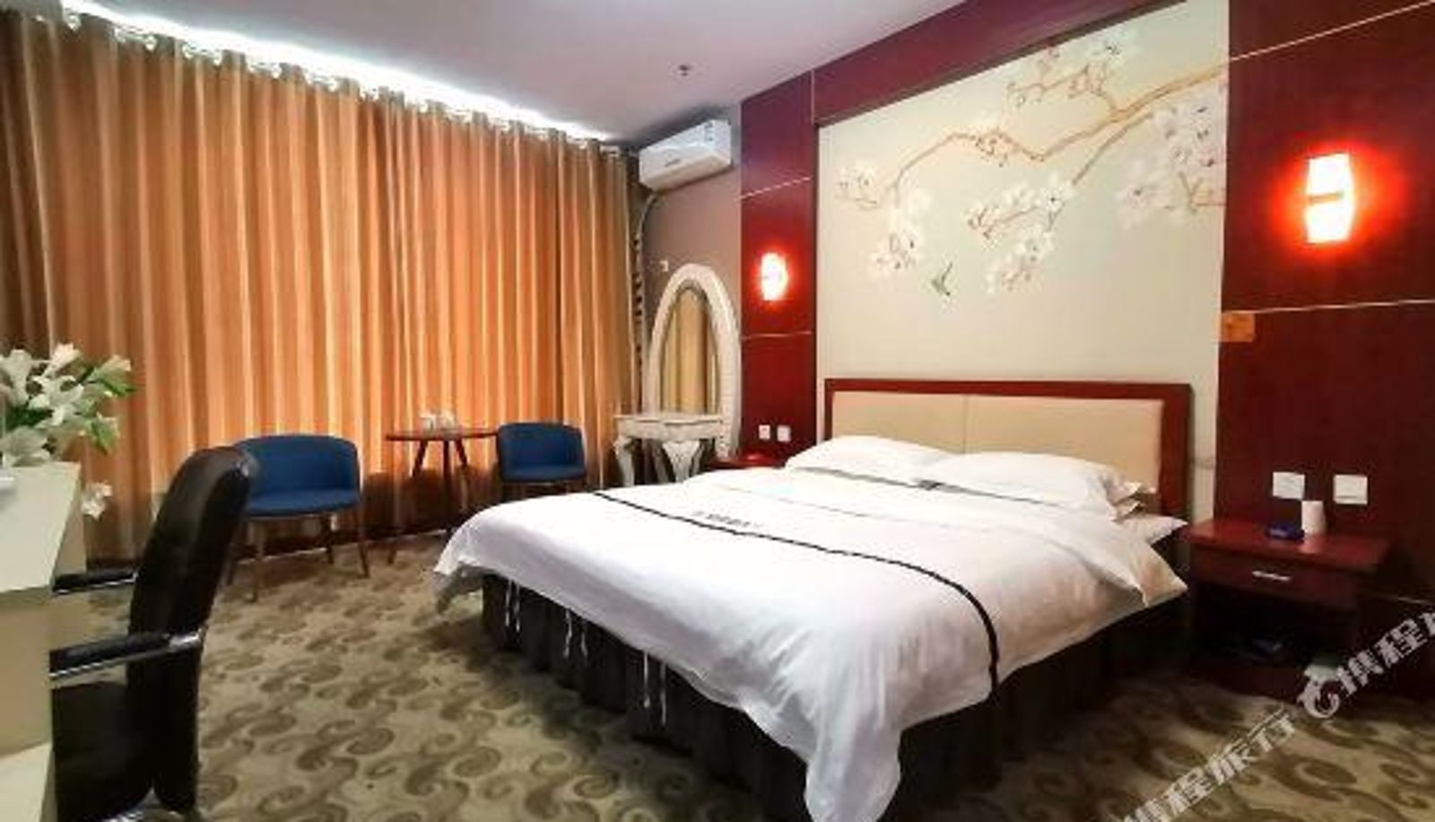 Huayi Hotel (Chengde Longhua Oriental Jiayuan Branch)