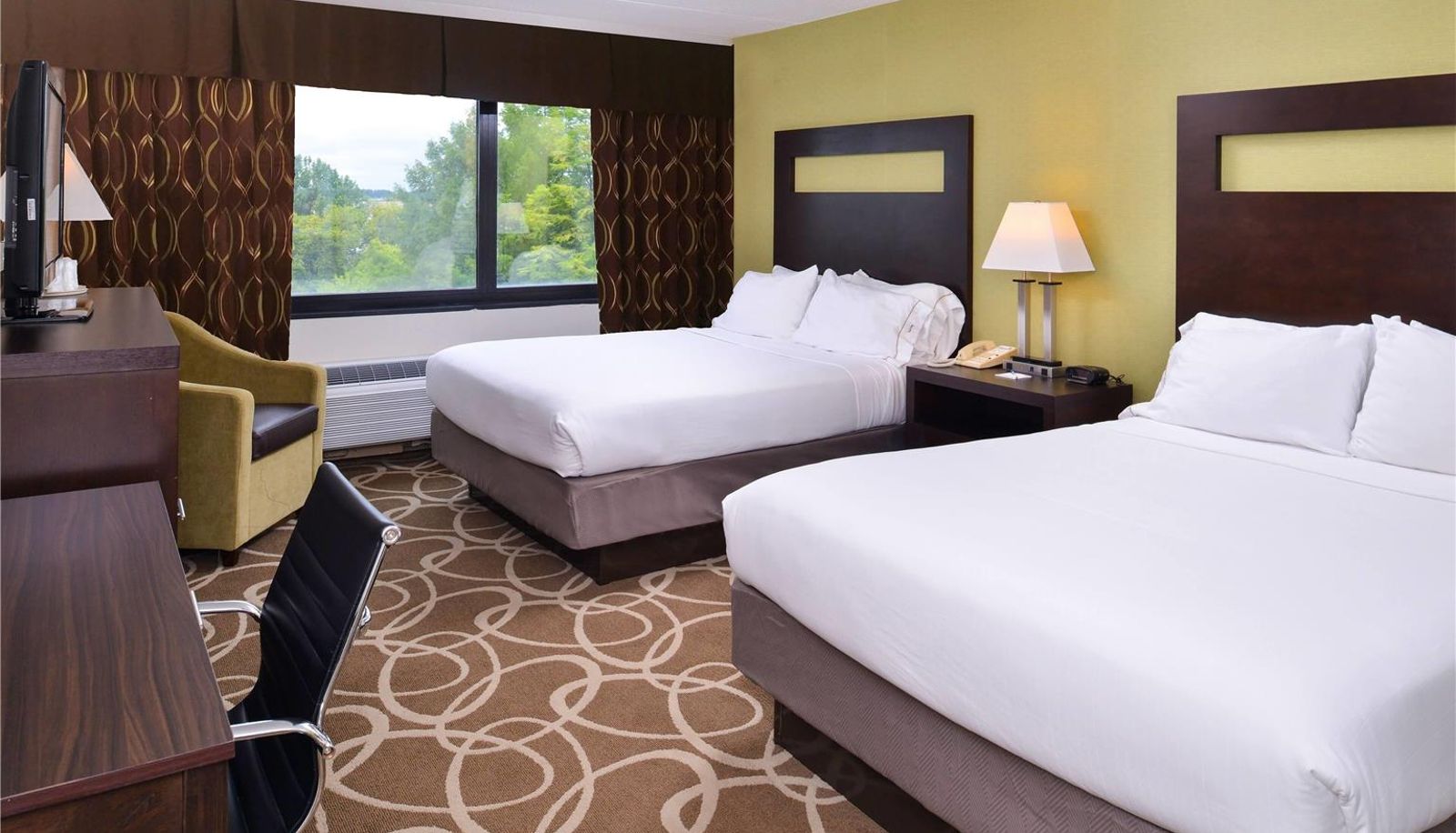 Zimmer - a Ramada by Wyndham Elimwood Hotel