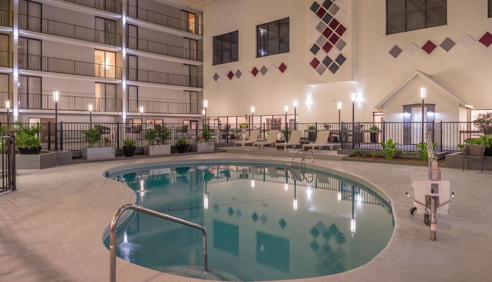 Piscina - Holiday Inn AUBURN-FINGER LAKES REGION by IHG