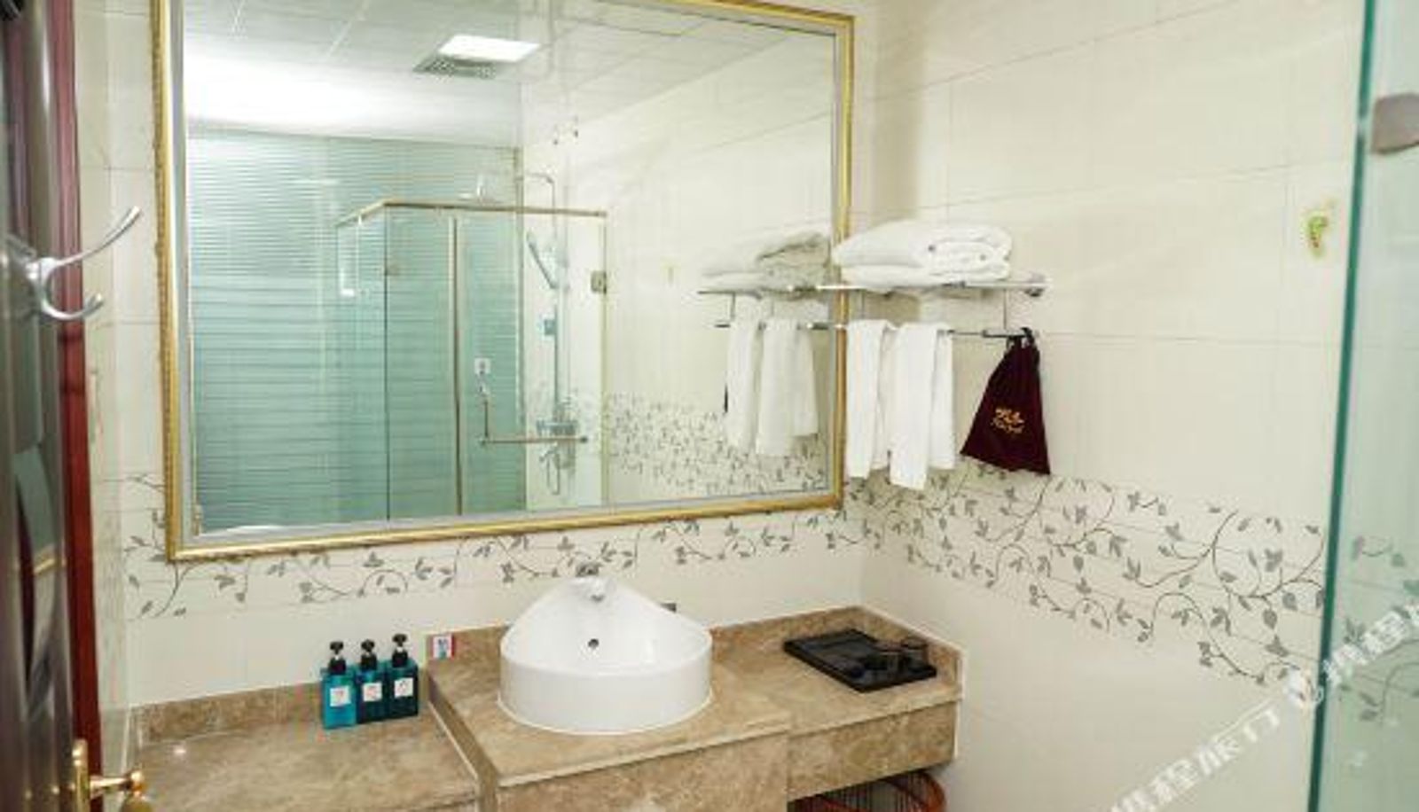 Chambre Familiale - Luoyang Maple Leaf Hotel (Wangfujing Jiefang Road Subway Station Branch)
