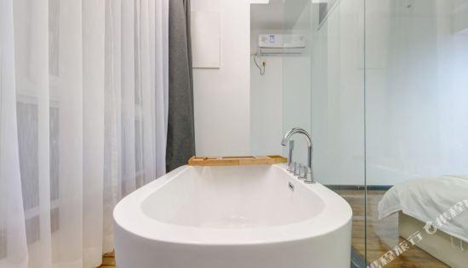 Zimmer mit Seeblick - Luoyang Xiangsong Hotel (Quanyi Square Baolong City Plaza)