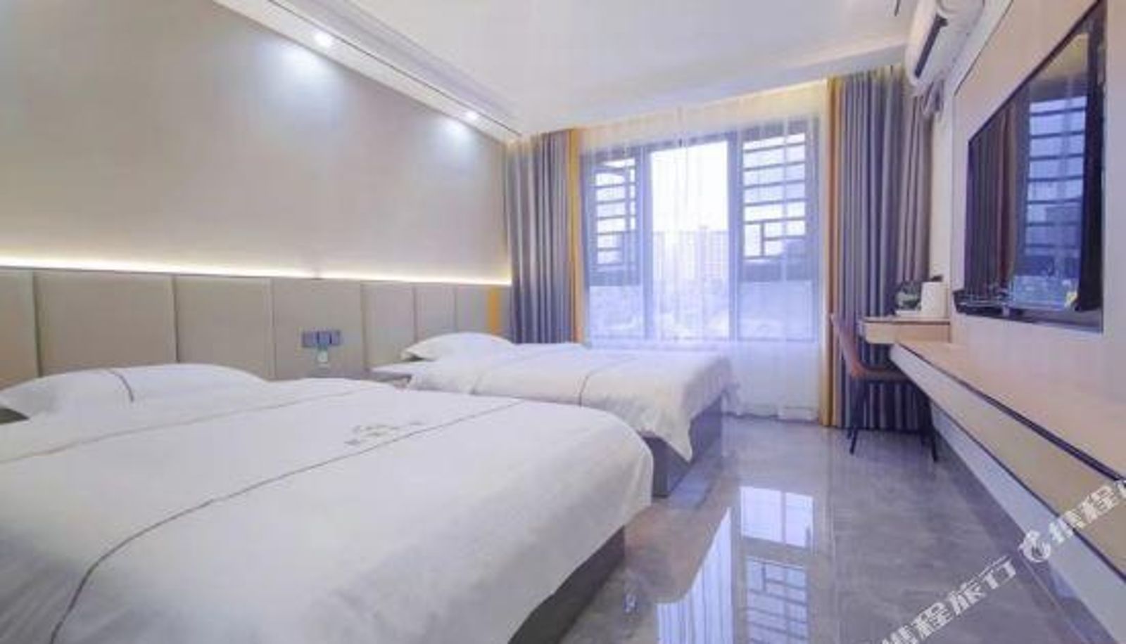 Camera - All Seasons Hotel (Kaili South Station)