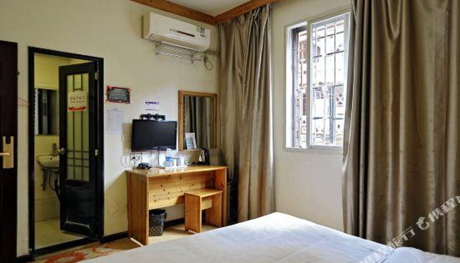 Camera - New Mill Inn