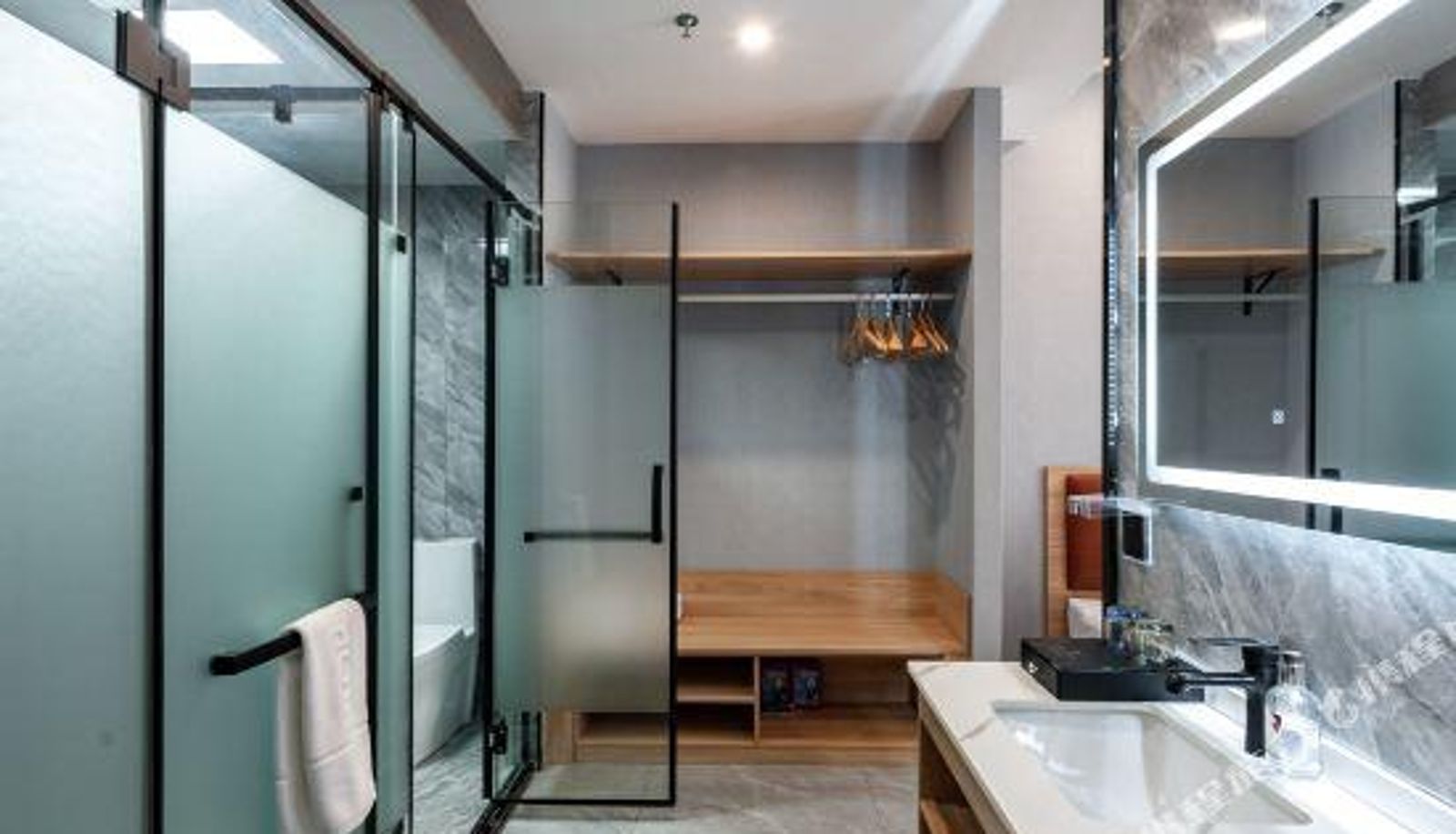 Zimmer - Berman Hotel (Jiangyin Zhouzhuang store)