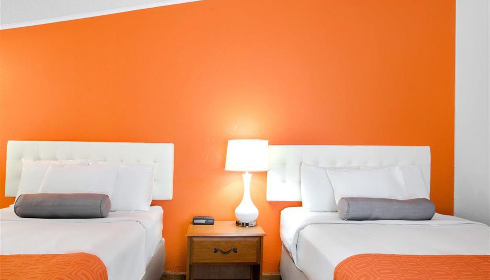 Zimmer - Howard Johnson by Wyndham Wilmington