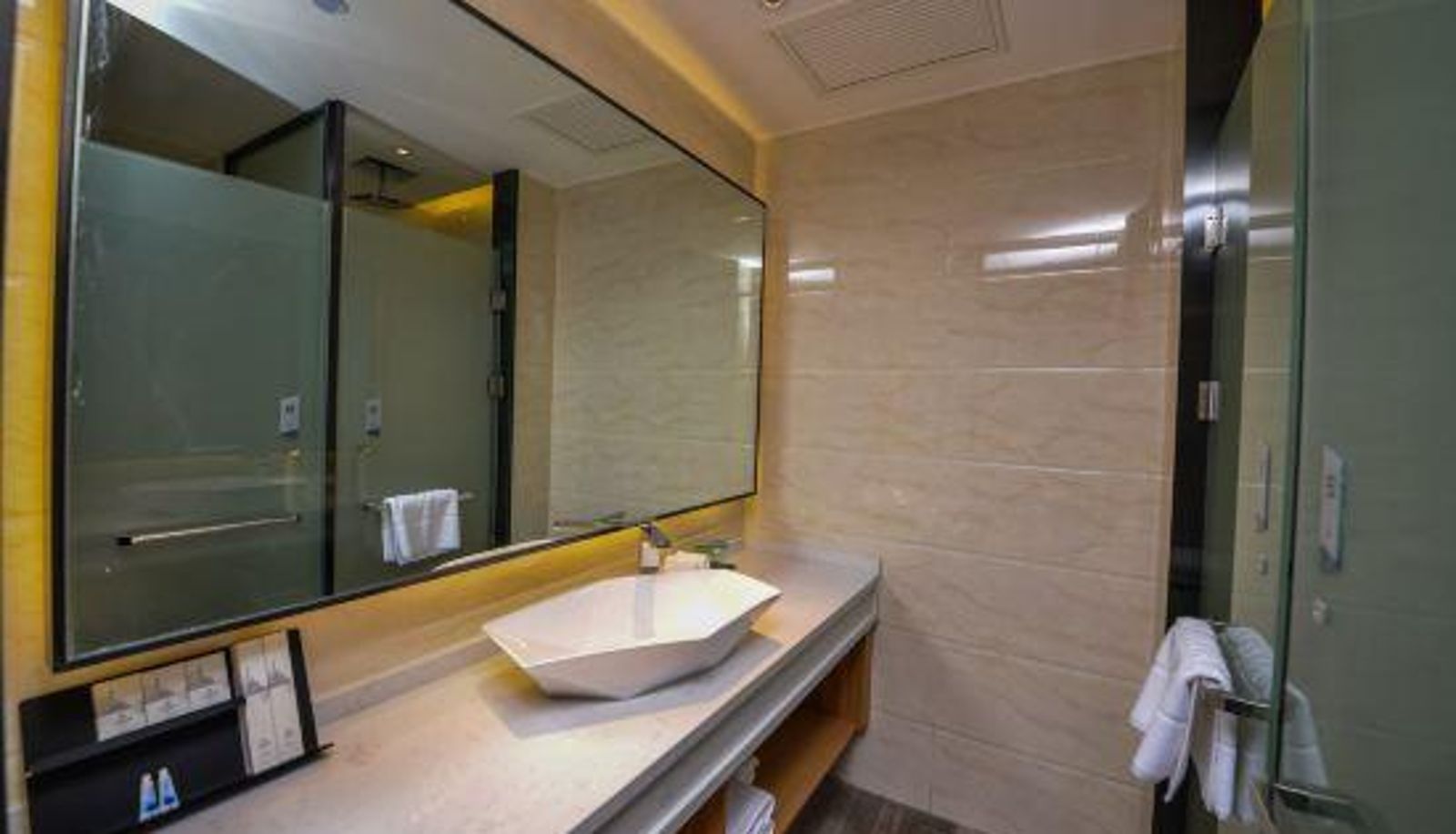Camera - Borrman Hotel (Jining Rencheng Guanghe Road)