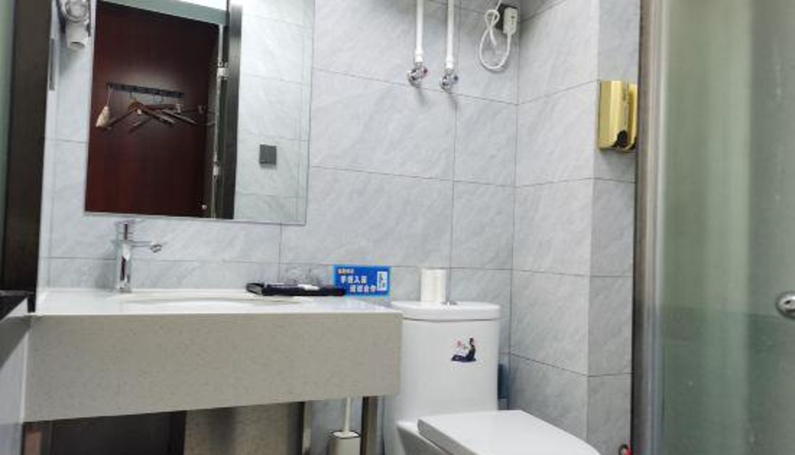 Room - East Pole Holiday Hotel