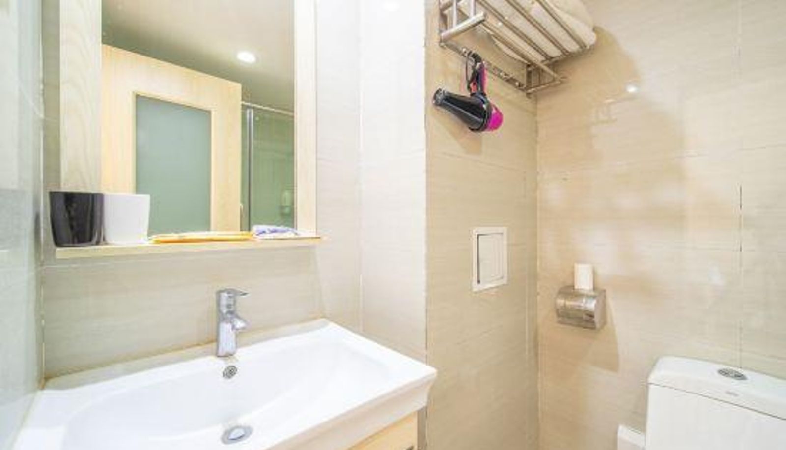 Camera - Yijiayi Holiday Hotel
