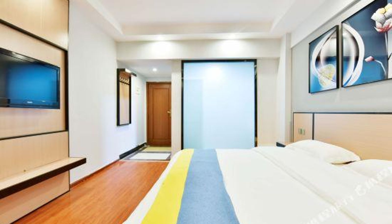 Camera - Shengti Yana Hotel
