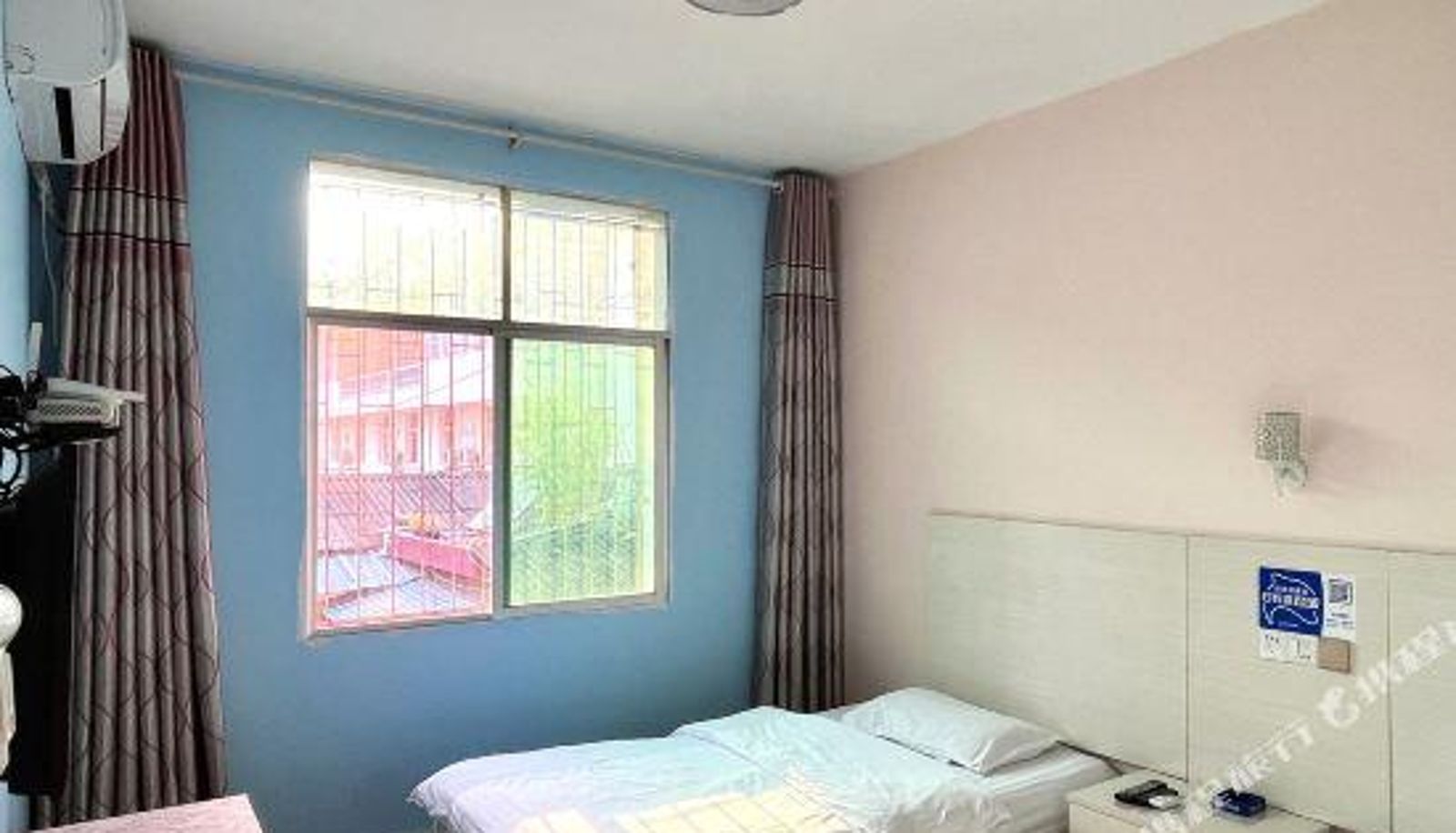 Camera - Xinjun Hotel