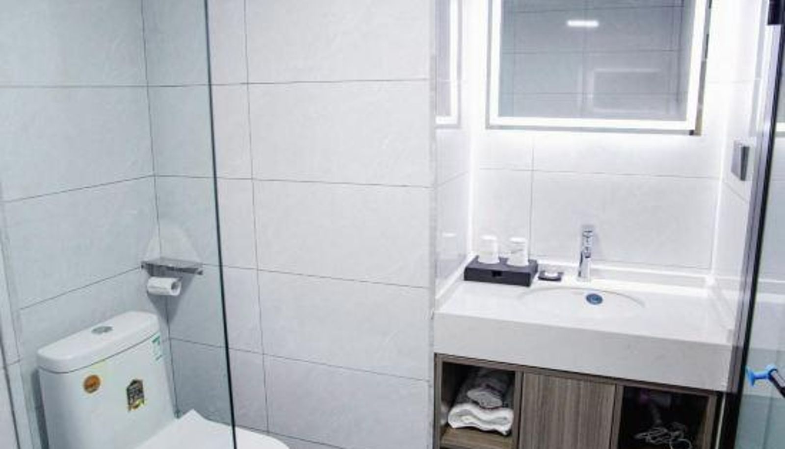 Kamer - Houshan Xun Hotel (Yiyang Road)