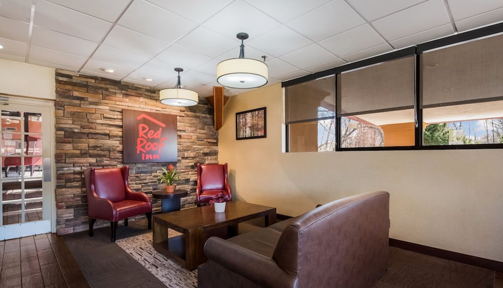 Hall - Red Roof Inn & Suites Newark - University
