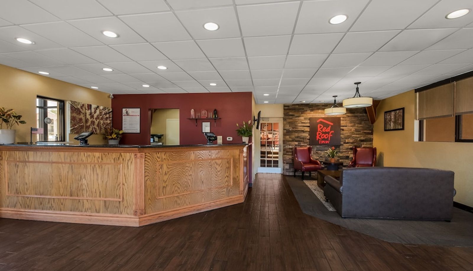 Hall - Red Roof Inn & Suites Newark - University