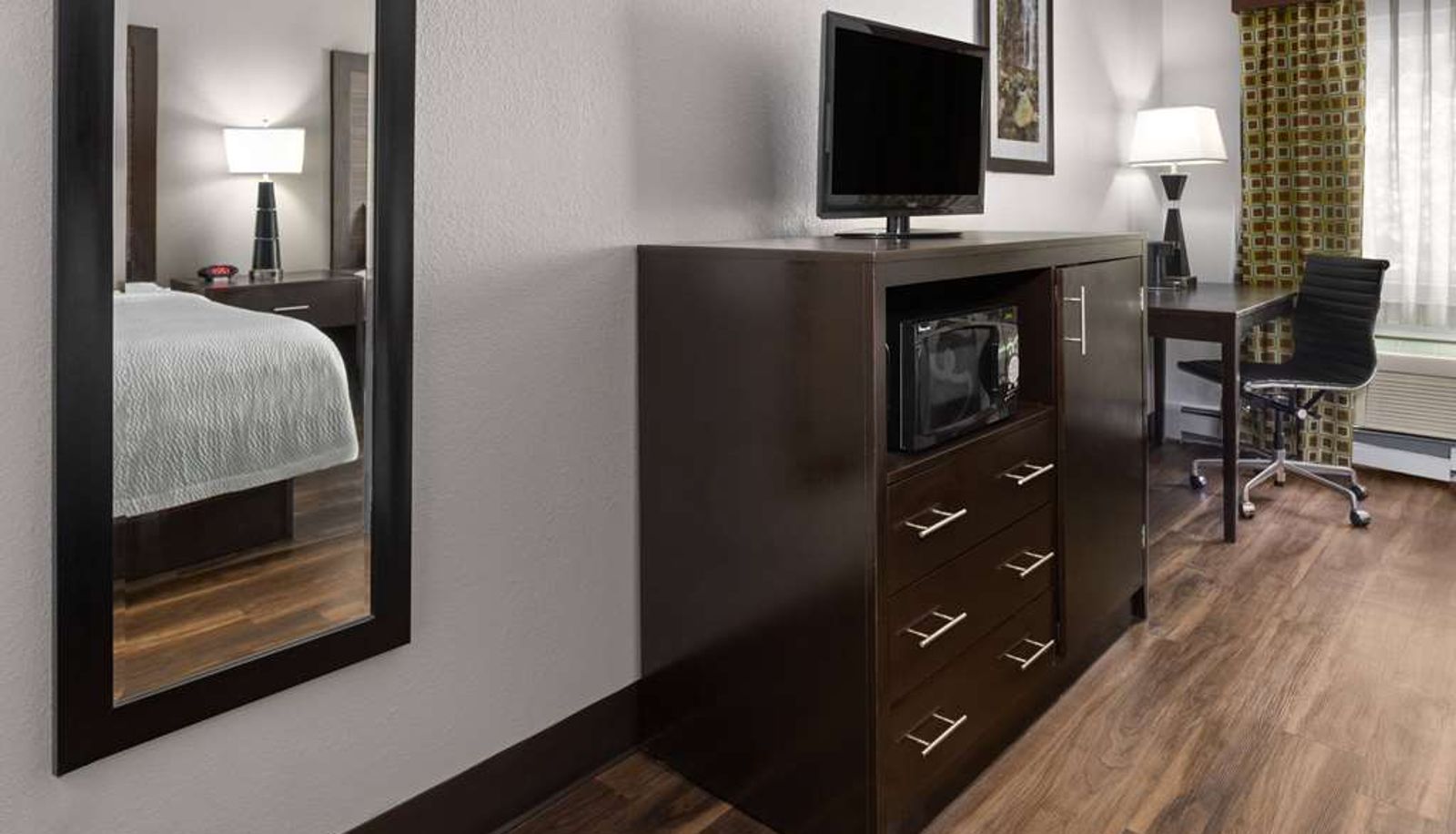 Camera - La Quinta Inn by Wyndham Buffalo Airport Buffalo Airport