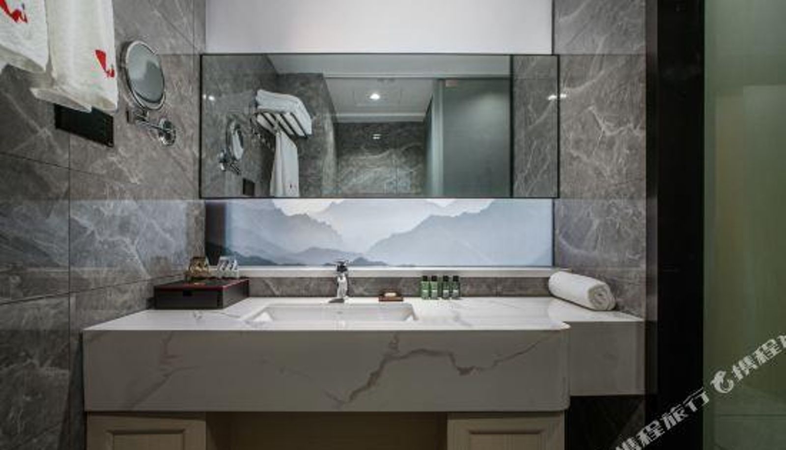 Camera - Tungsten Jiang Tower Hotel