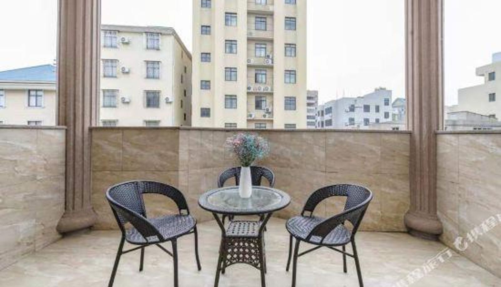 Room with balcony - Lai Lai Apartment