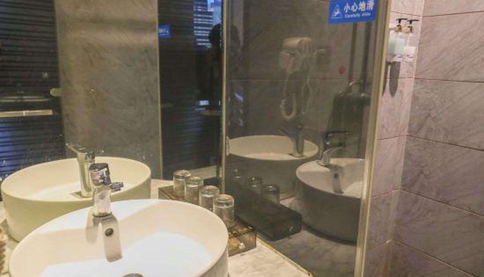 Zimmer - Hongyang Boutique Hotel (Fuzhou West Lake Park general hospital store)