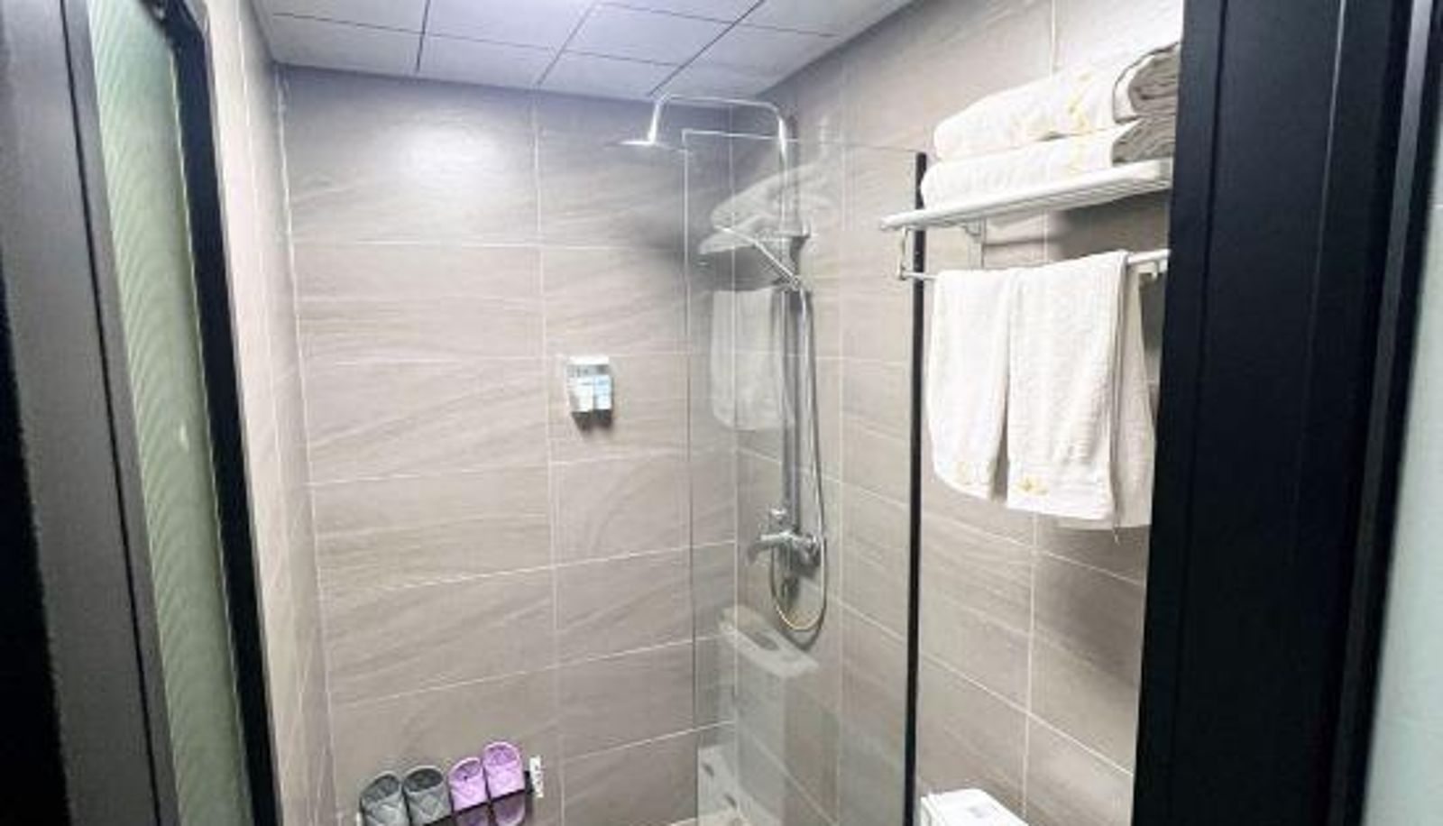Kamer - Fremantle Hotel (Renmin Middle Road Qianbaiyi Shopping Mall)